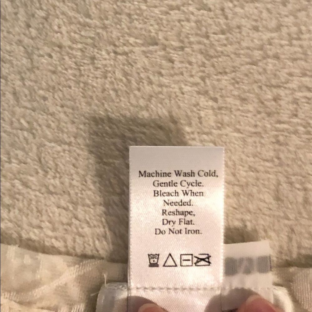Coldwater Creek Cream Sheer LS Blouse Medium EUC - Picture 5 of 7